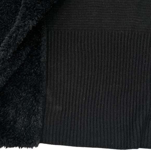 Romeo & Juliet Couture Large Faux Fur & Suede Black Cardigan - Picture 10 of 10